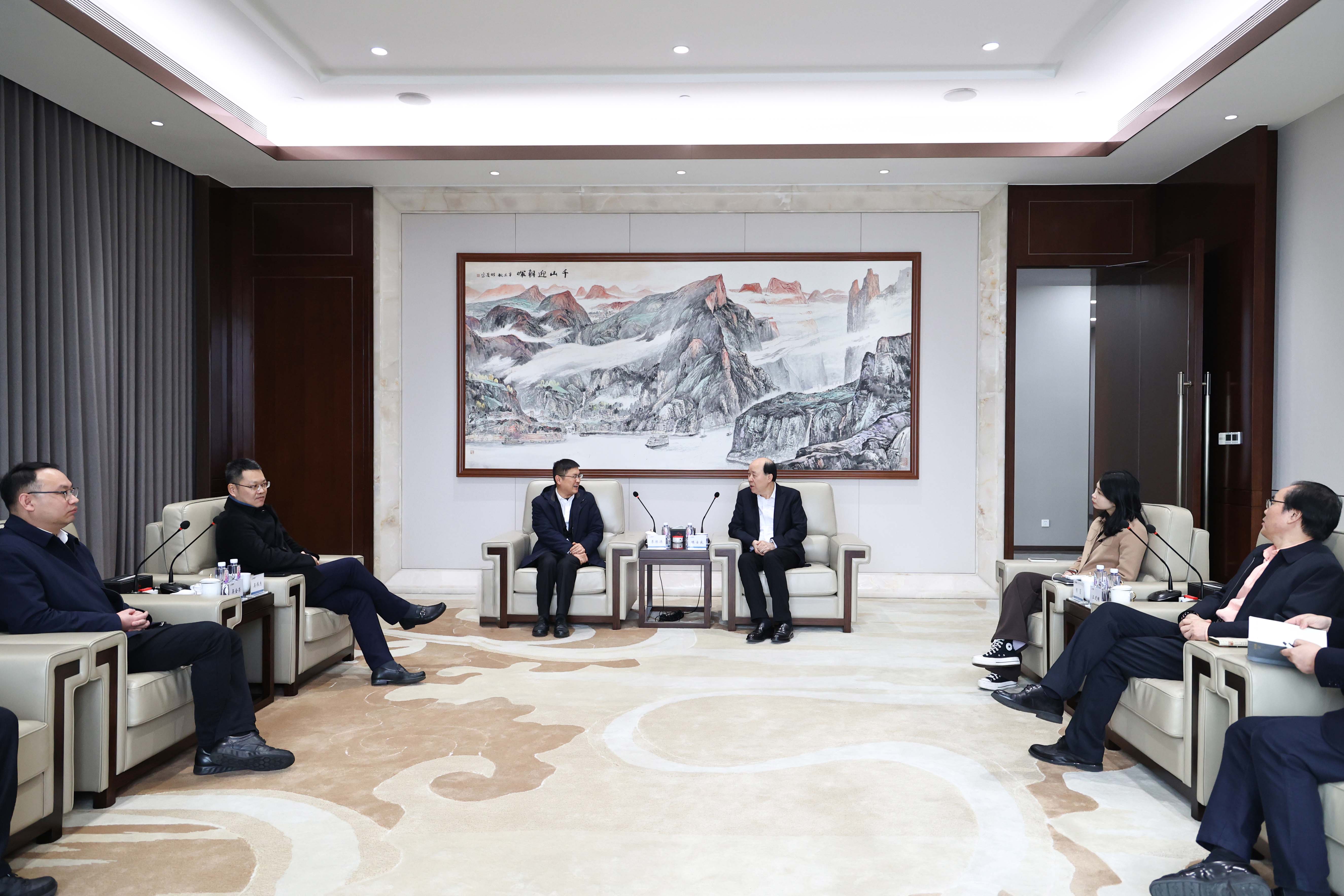 黄冈港区党工委书记李陈源莅临征途国际官网调研-网站新闻