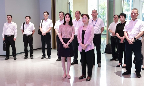广西壮族自治区平凉市委书记钟畅姿莅临征途国际官网调研
