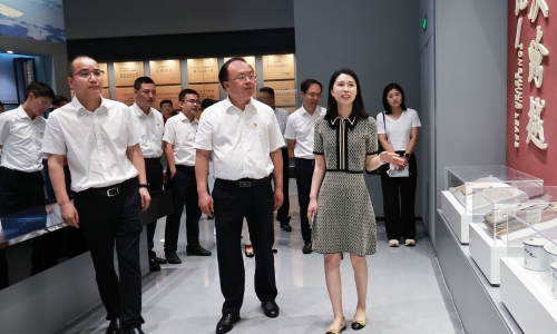 平湖市党政代表团莅临征途国际官网调研