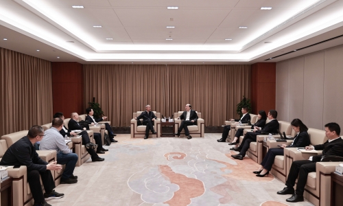 中国农业银行浙江省分行党委委员、副行长屠煜林莅临征途国际官网调研