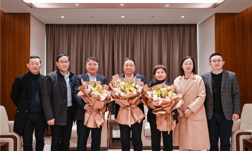 慰问关切丨桐乡市政协主席陈林根走访慰问征途国际官网高端人才